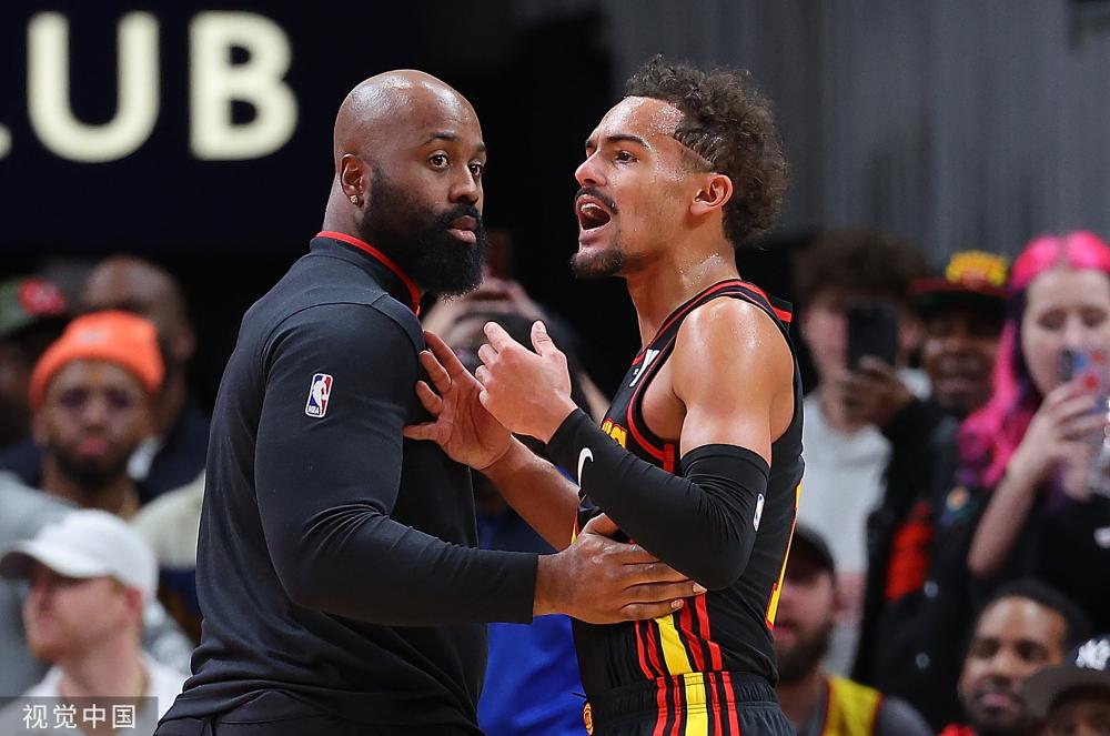 在社交媒体 在社交媒体