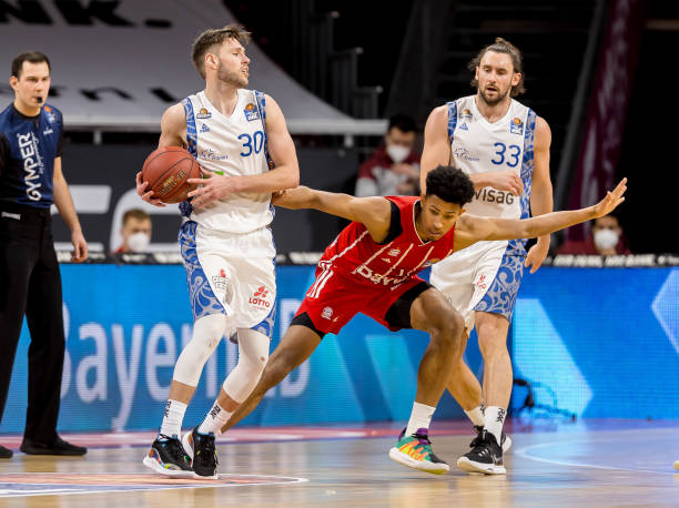 他更是不仅 他更是不仅